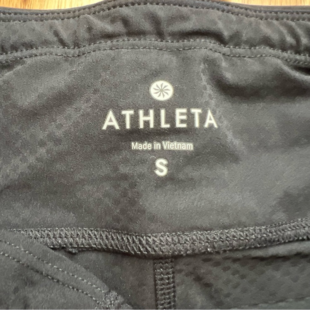 Athleta Black Cropped Running Pants Capri Leggings
Size: Small - Picture 2 of 7